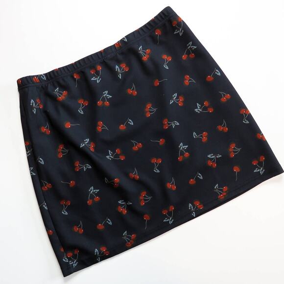 Shein Y2k Style Black Cherry Bodycon Side Slit Mini Skirt Medium - Picture 2 of 7